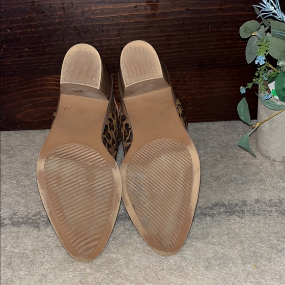 Very Volatile Tan and Brown Ankle Booties with Suede Finish - Picture 4 of 8